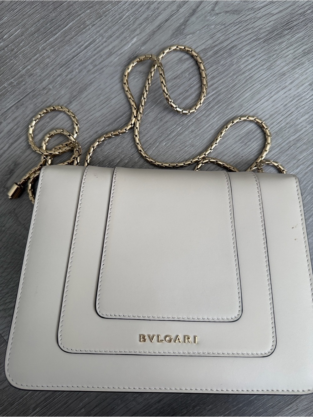 BVLGARI Serpenti Forever White Leather Shoulder Bag Gold Chain - Picture 6 of 8